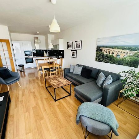 Bl City View Apartment, 24Hr Self Check-In, Free Private Parking, Panoramic View From Balcony, 5-Minute Walk To City Centre Banská Bystrica Extérieur photo