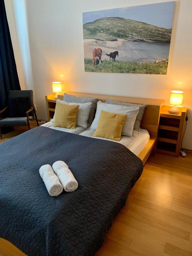 Bl City View Apartment, 24Hr Self Check-In, Free Private Parking, Panoramic View From Balcony, 5-Minute Walk To City Centre Banská Bystrica Extérieur photo