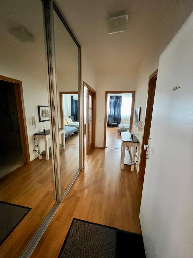 Bl City View Apartment, 24Hr Self Check-In, Free Private Parking, Panoramic View From Balcony, 5-Minute Walk To City Centre Banská Bystrica Extérieur photo